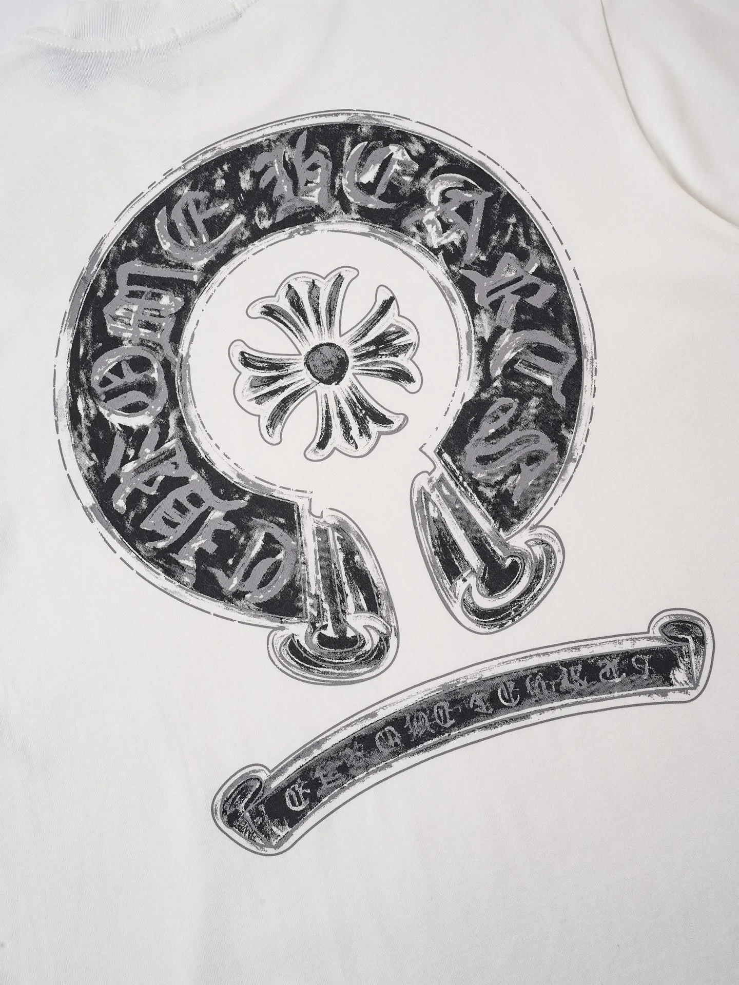 Chtome Hearta/ T g， ， 。 Same Style , 。 ， Series， 。 ! ， ， 。 ， ， ， ， ！ ， ，Breathable ， ， ， ， ！ ：Black、White Size：S-XL